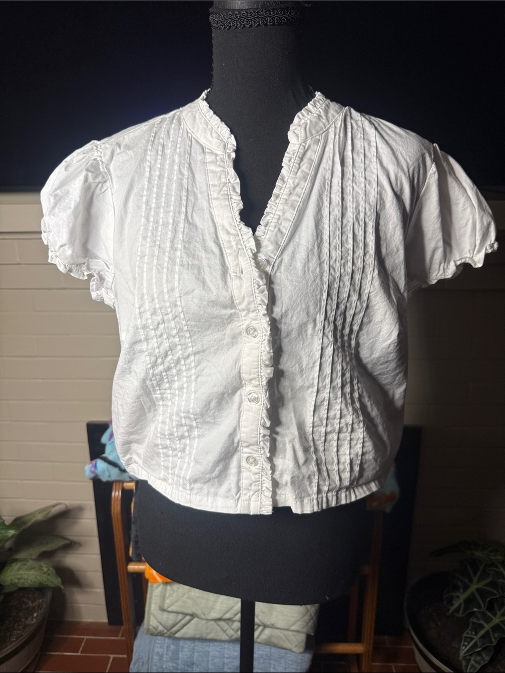 Women’s White Pintuck Ruffle Button-Front Blouse